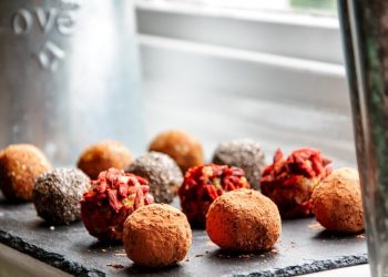 Love energy balls 1 Μπάλες Ενέργειας με Μπανάνες και Μάκα