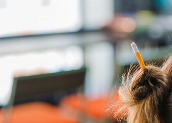 144848 OTE5VX 902 1 Κορίτσι μου να χαίρεσαι τον κότσο σου!