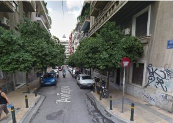 Η ανοιξιάτικη οδός Άνδρου