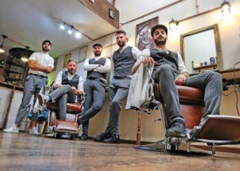 Peaky Barbers Barber μπαρμπεράδικα barbershop κουρείο μπαρμπέρικο