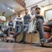 Στο Peaky Barbers θα απολαύσεις περιποίηση και στιλ παλιών, καλών εποχών 120 Peaky Barbers Barber μπαρμπεράδικα barbershop κουρείο μπαρμπέρικο