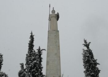 Χιόνι στο κέντρο της πόλης [τώρα αρχίζω να θυμάμαι]