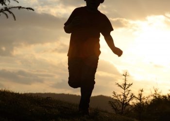 Ζήτω η πραγματική ζωή: Σέρνεται κάτι χειρότερο από κορονοϊός