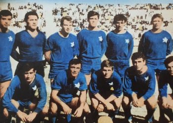 Όταν η χούντα τιμώρησε τον Αστέρα Ζωγράφου! | Γατάκια ο σκύλος ξέρει μπάλα