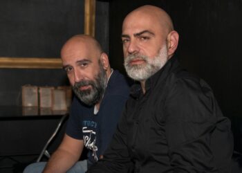 Vault-άροντας σε θεατρικές κουβέντες με τον Δημήτρη Καρατζιά και τον Βαγγέλη Λάσκαρη