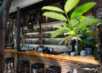 Cocktail o’ clock: Shakers γεμάτα φαντασία, εμπειρίες, γεύσεις & γνώση