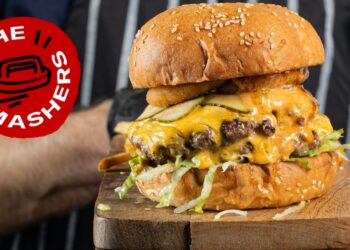 Οι The Smashers ανατρέπουν το ψήσιμο του burger