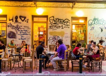 ΤΑ ΚΑΝΑΡΙΑ | «Το καφενείο είναι βουλή και ιατρείο»