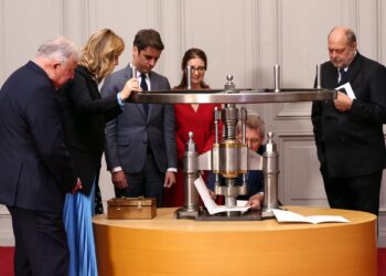 Συνταγματικό δικαίωμα οι αμβλώσεις στη Γαλλία