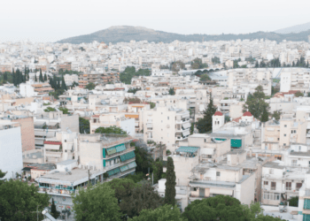 Καλό το Greek hospitality, αλλά με τα ενοίκια τι γίνεται;