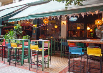 Parrot Bar: Cocktails in the city