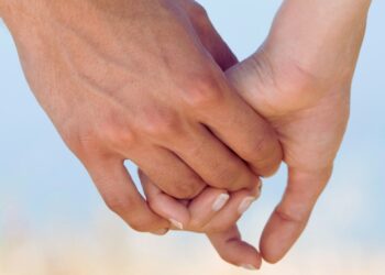 Σκέφτεσαι να ξεκινήσεις μια καινούργια σχέση;  Καλά θα κάνεις, αν κάνεις αυτά