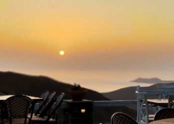 To Da Massimo Sunset Restaurant προσφέρει το πιο εντυπωσιακό ηλιοβασίλεμα της Κύθνου