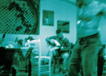 Ξεκάλτσωτα ρεμπέτικα: «Τα δίτροχα της Αθηνάς»