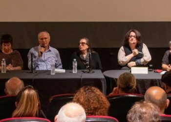 Ένα Στάσιμο Κύμα έρχεται με ορμή από την Πηνελόπη Μιχαλακοπούλου