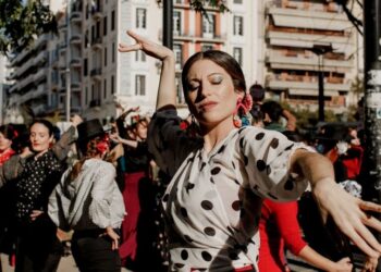 Αυτά τα Χριστούγεννα γιορτάζουμε σε ρυθμό φλαμένκο με Christmas Zambomba Flamenca!