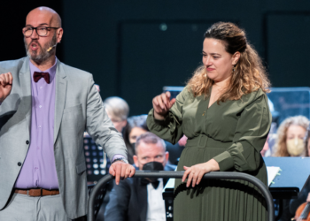 Stand-up Symphony: Συζητάμε με τον Δημήτρη Δημόπουλο και τη Φαίδρα Γιαννέλου