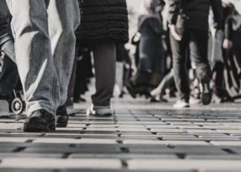 Τα περιπατητικά: Η τυχαιότητα μιας ζωντανής πόλης | Νέος Κόσμος