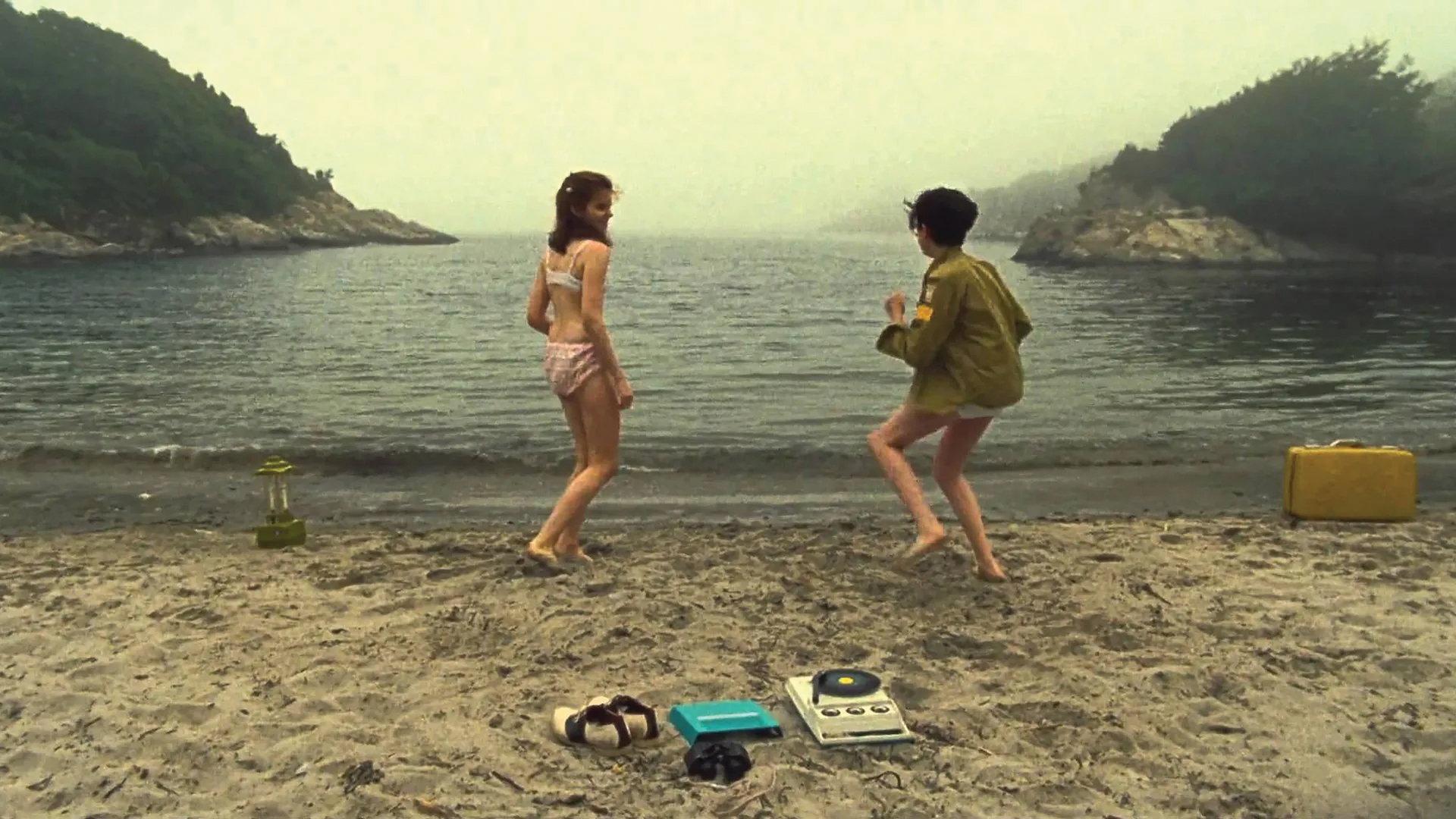 Moonrise Kingdom Αντηχήσεις καλοκαιριού σε βιβλία, ταινίες και θεατρικά έργα