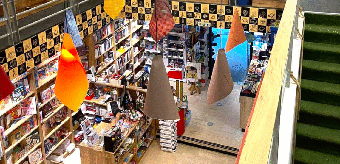 123 Anywhere St. Any City3 9 Η σχολική χρονιά μόλις ξεκίνησε και το BOOKS & BEANS είναι εδώ για να προσφέρει έμπνευση, γνώση, χαρά και δημιουργικότητα!