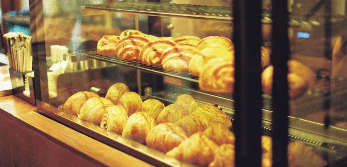 123 Anywhere St. Any City 26 HUUS KAFFE: Ένα σικάτο σημείο συνάντησης