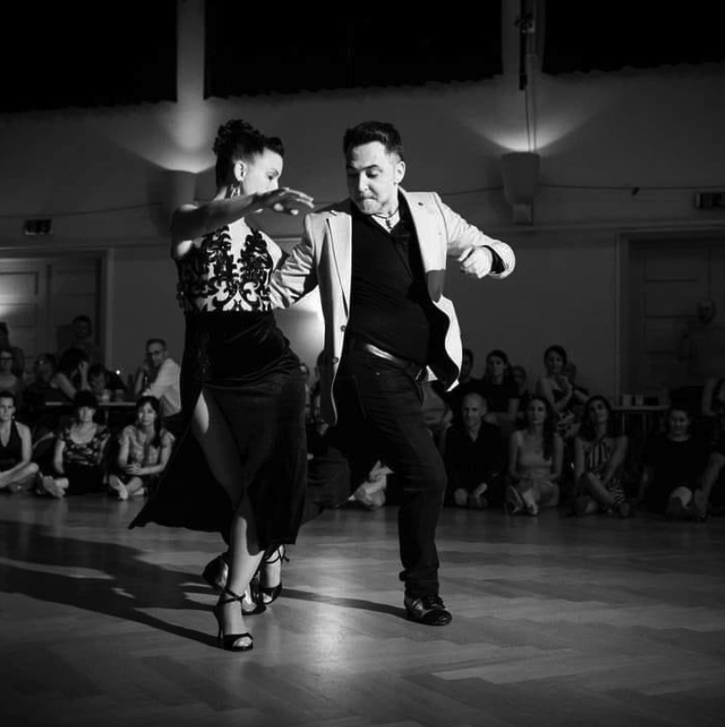 CV ALEJANDRO LARENAS AND MARISOL MORALS 2025 19 Tangart: Tango, αγκαλιά και κοινότητα