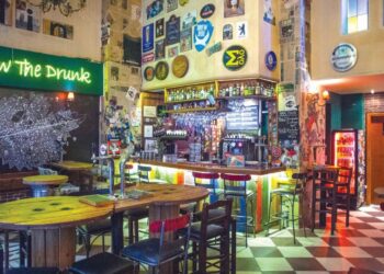 Berlin by 5 drunk men: Από θαμώνες... μπυροκράτορες 130 Berlin by 5 drunk men: Από θαμώνες… μπυροκράτορες