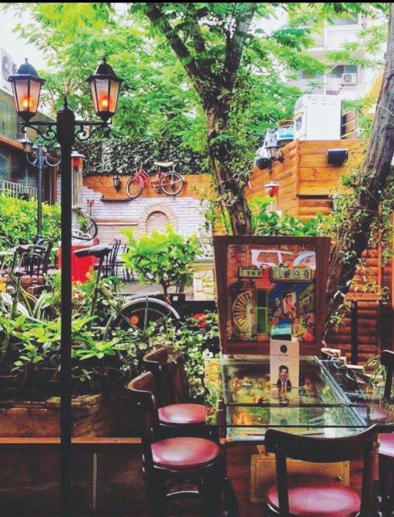 Le Roi Bar: Ροκ, craft και ταξίδι στον χρόνο 107 Screenshot 20231003 135103 Instagram Le Roi Bar: Ροκ, craft και ταξίδι στον χρόνο