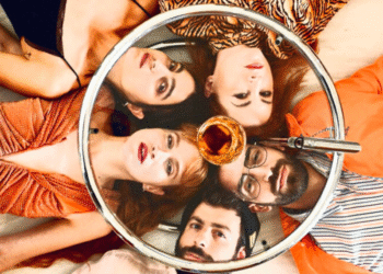 (Love me) Tinder στο THEATRE OF THE NO