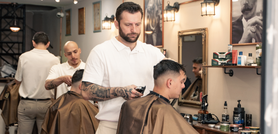 123 Anywhere St. Any City9 Peaky Barbers: Το μέρος που πας για κούρεμα και φεύγεις φίλος