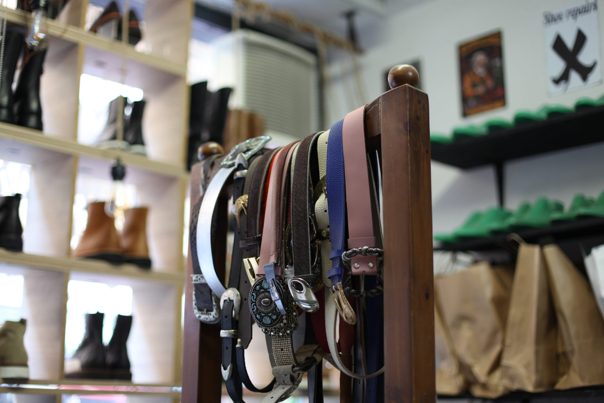 IMG 2993 scaled Shoemaker: Όταν όλα περνούν απ’ το χέρι του