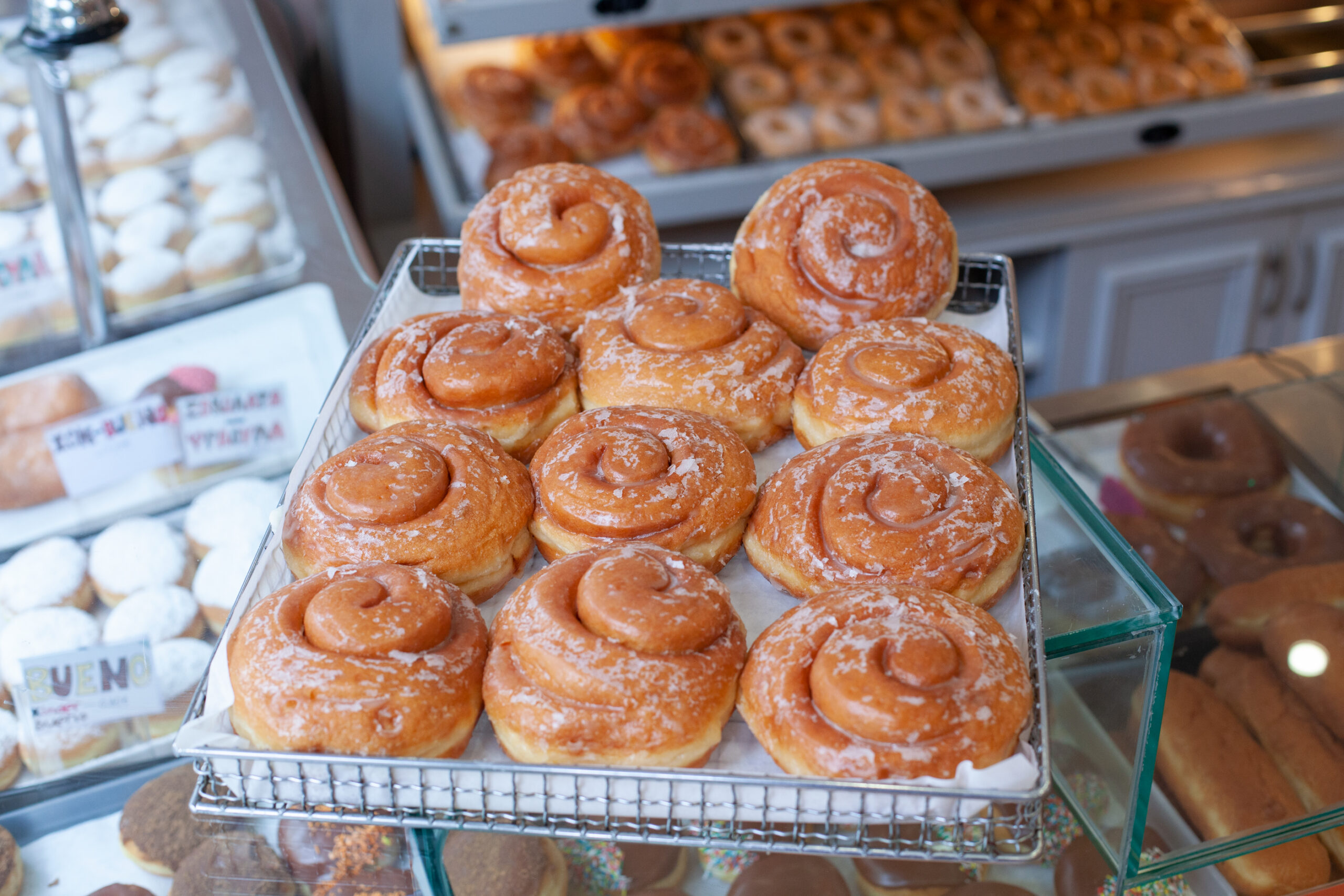 IMG 9952 scaled Dennis donuts: Η αυθεντική αμερικάνικη συνταγή
