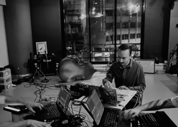 Sonic Realms in Quad στο Ov Off Studio