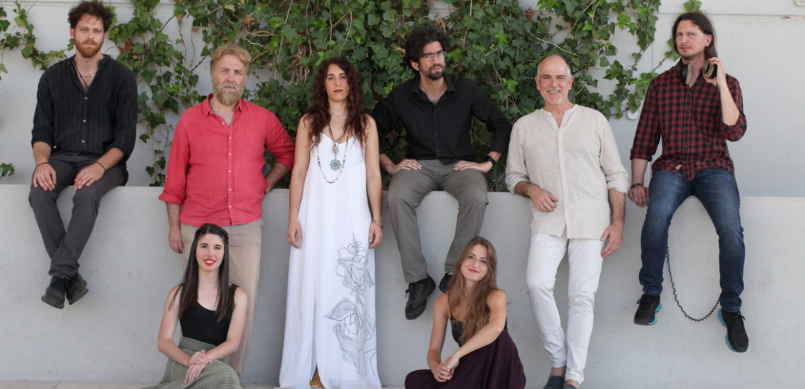 Οι Encardia επιστρέφουν στο Theatre of the NO 105 123 Anywhere St. Any City 39 Οι Encardia επιστρέφουν στο Theatre of the NO