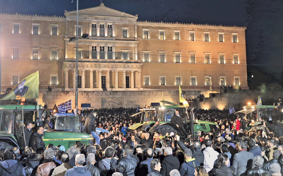 ΑΓΡΟΤΕΣ ΜΠΛΟΚΑ 2026 is the new 2016: Μια φωτογραφία της Ελλάδας του ’16