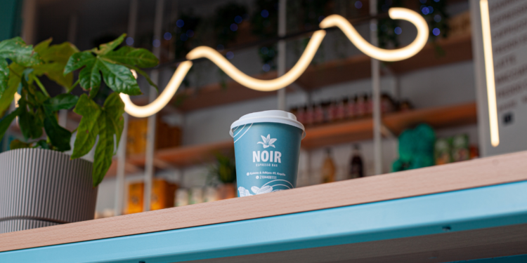 Noir Cafe: Eκεί που ξυπνά η γειτονιά