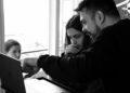 325A6843 Ο Μάριος Ζούλης παρουσιάζει την έκθεση του πρότζεκτ “Women’s Bold Canvas”, ανήμερα της Ημέρας της Γυναίκας