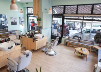 JJ Barbershop: Ποιός περιποιείται τη Νεάπολη Εξαρχείων;