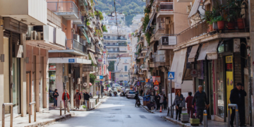Η δύναμη της τοπικής αγοράς στου Γκύζη 74 Η δύναμη της τοπικής αγοράς στου Γκύζη