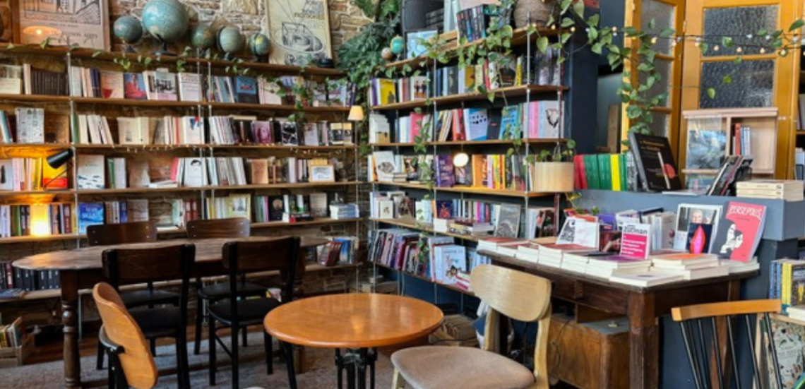 123 Anywhere St. Any City2 9 Zátopek book café: Στην παρέα του βιβλιόφιλου δρομέα