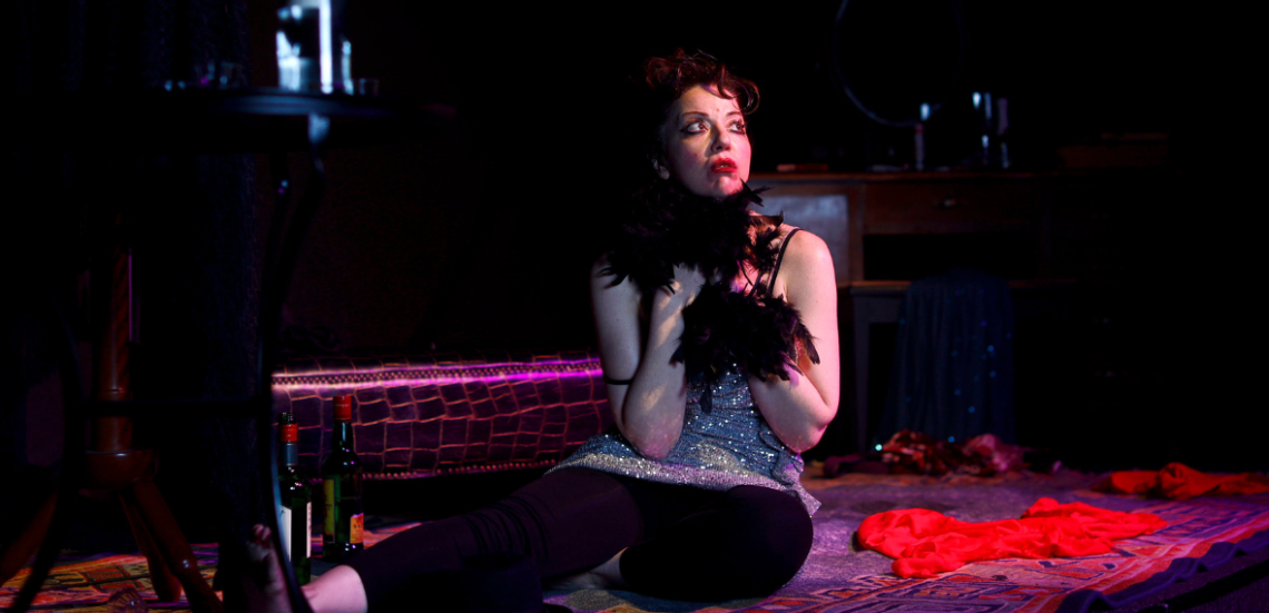 123 Anywhere St. Any City3 4 H «NINA 2» μάς δίνει ραντεβού τις Τρίτες στο Theatre Of The No