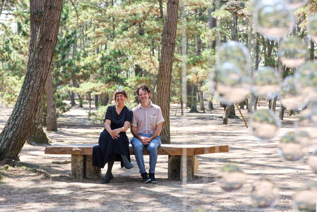 Caitlind and Wayne Photo by Wan Miao Η Chronotopia λαμβάνει το Βραβείο Τέχνης του Ιδρύματος Γ. & Α. Μαμιδάκη 2026