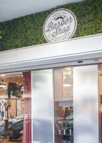 Bill’s Barbershop: Old school; Ναι! Old fashioned; Ποτέ!