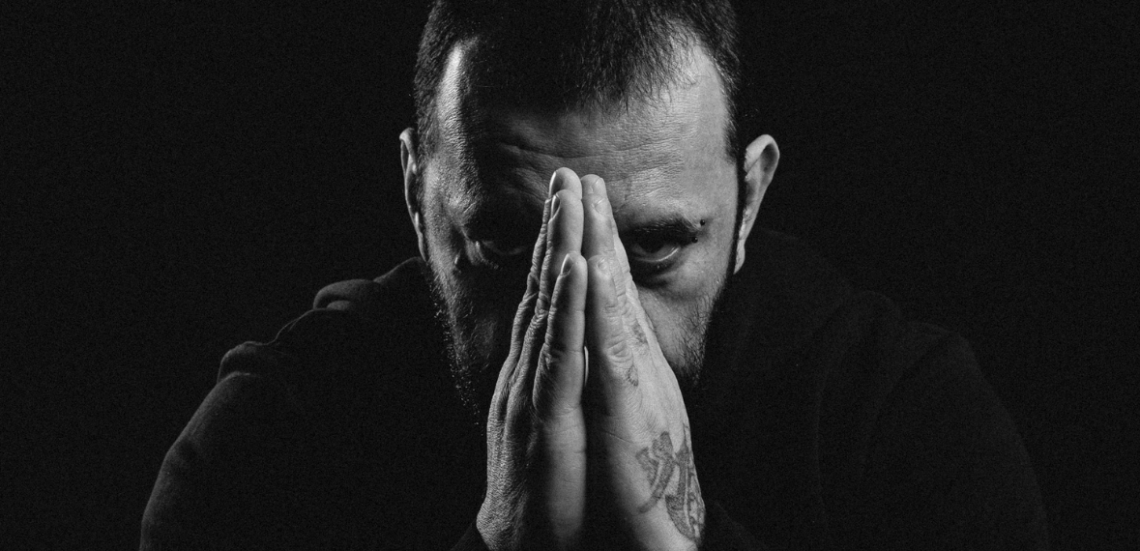 «Θύρα Μηδέν»: Ο Βέβηλος για πρώτη φορά στο θέατρο, σε σκηνοθεσία Αθηνάς Χατζηαθανασίου 105 123 Anywhere St. Any City 1 4 «Θύρα Μηδέν»: Ο Βέβηλος για πρώτη φορά στο θέατρο, σε σκηνοθεσία Αθηνάς Χατζηαθανασίου