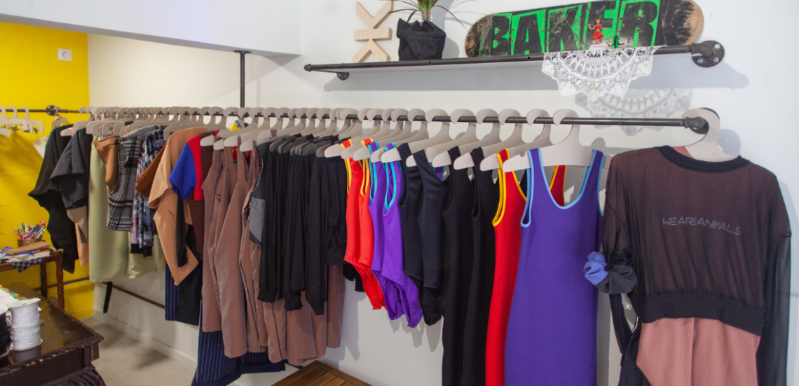 123 Anywhere St. Any City 8 eek clothing: Με τόλμη και ευαισθησία