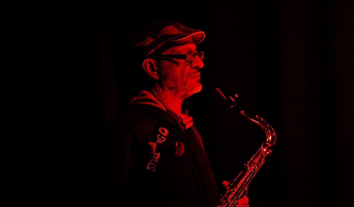 Yiorgos Pantazopoulos Trio με special guest τον σαξοφωνίστα Τάκη Πατερέλη στο Theatre of the NO 107 3 Yiorgos Pantazopoulos Trio με special guest τον σαξοφωνίστα Τάκη Πατερέλη στο Theatre of the NO
