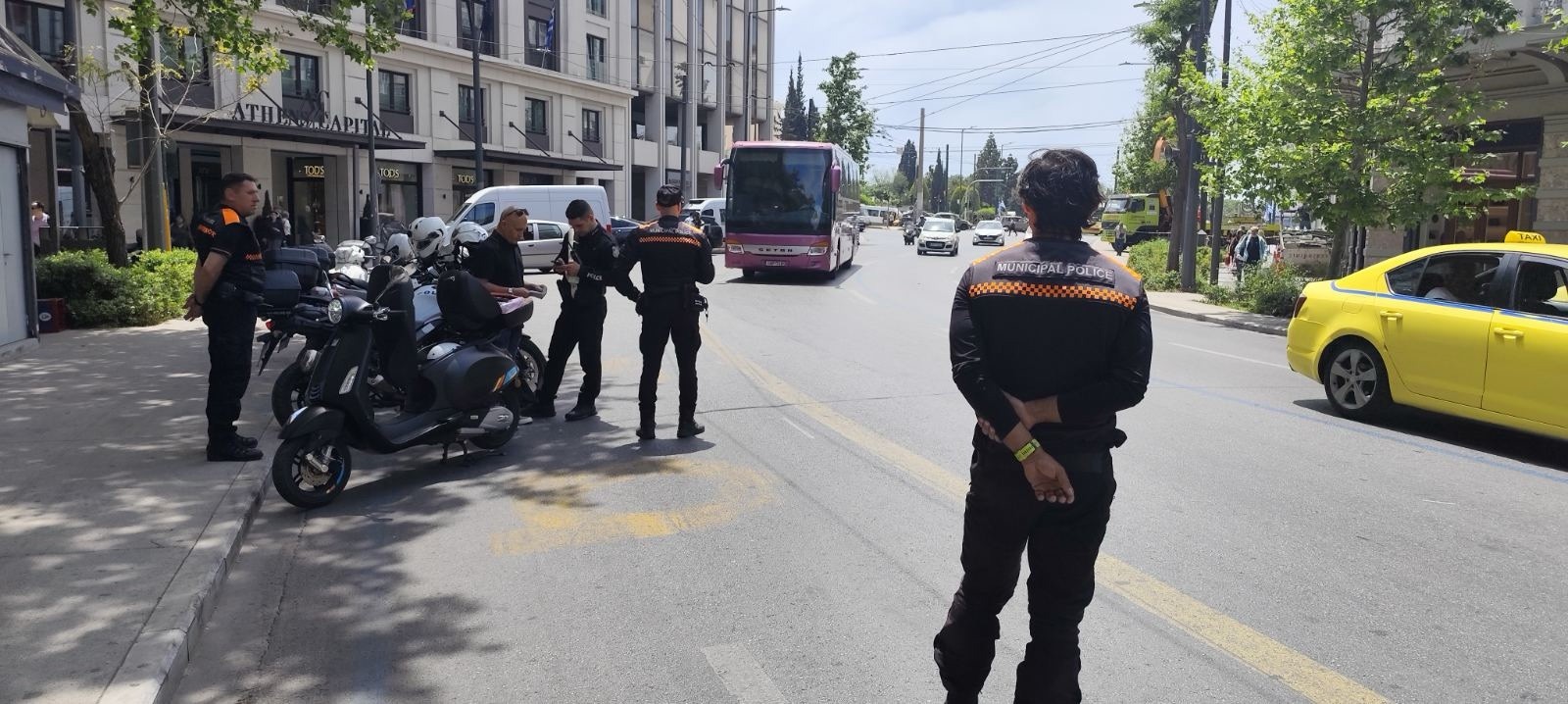 ΔΗΜΟΤΙΚΗ ΑΣΤΥΝΟΜΙΑ ΠΑΤΙΝΙΑ Πατίνια: «αναγκαία λύση» ή «οπτική όχληση»; Μιλήσαμε με την Ελένη Ζωντήρου, Αντιδήμαρχο Δημοτικής Αστυνομίας & Δημόσιων Κοινόχρηστων Χώρων