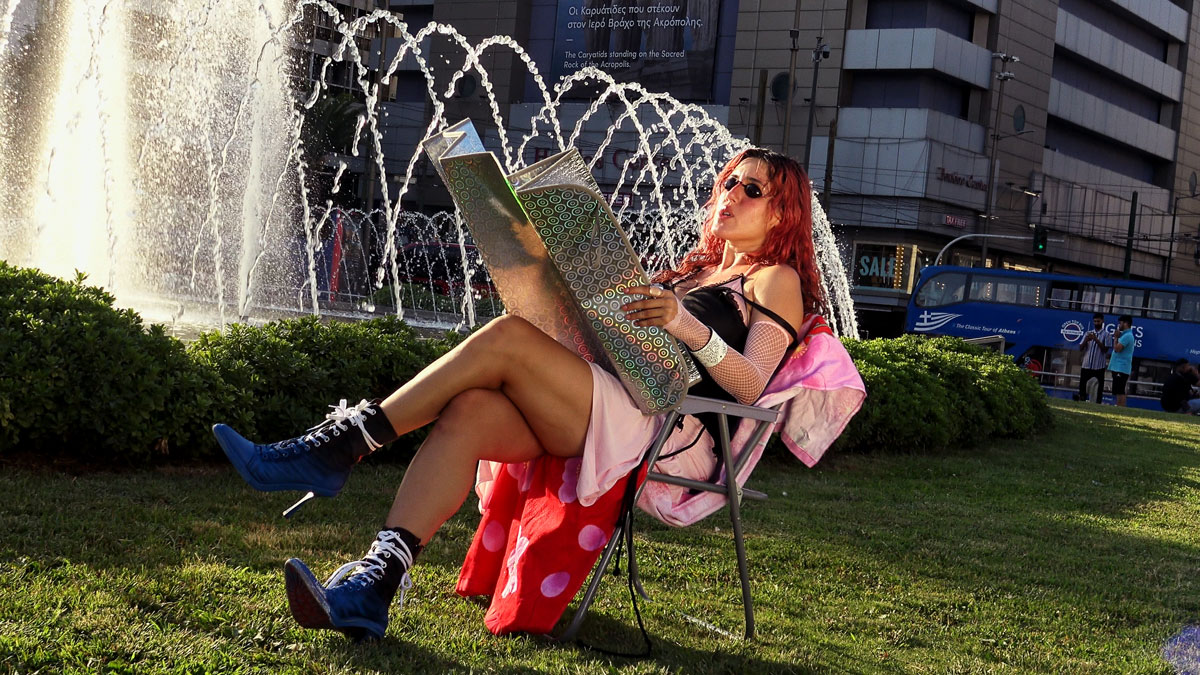Vassilina Heatstroke web Νέο single και music video από VASSIŁINA για HEATSTROKE σε μία καυτή Αθήνα