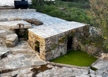 «Το Αόρατο Νήμα υφαίνει» | Στην Αγάπη Τήνου