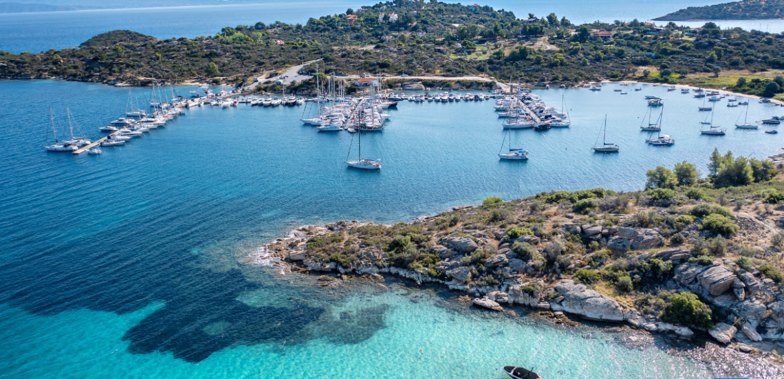 lagon Μαρίνα Λαγονησίου Χαλκιδική | Drone 4K πάνω από το γραφικό λιμάνι